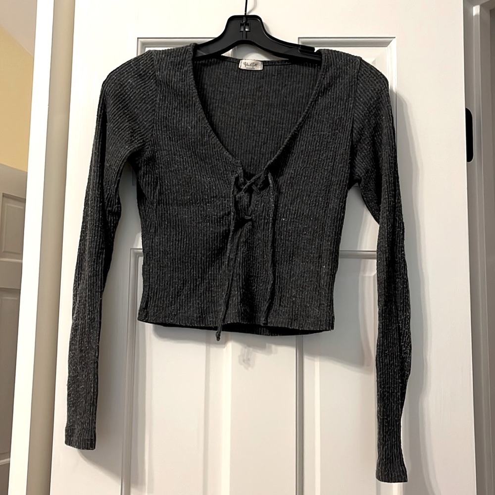 Ribbed gray top with lace front in size XS/S